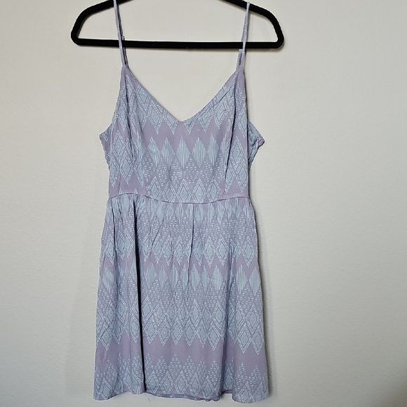 Bo*Bel Girly Flirty Medium Bow Cut Out Back Chic Lavender Geometric Dress - Picture 1 of 13